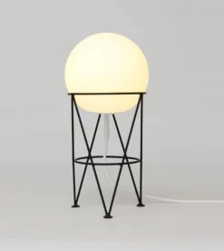 Alternative view of Lampe à Poser Structure And Globe